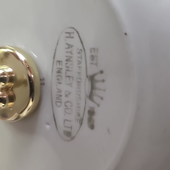 2-Tiered Serving Tray - staffordshire H.Aynsley & Co. Ltd England. Great find - Picture 7 of 7